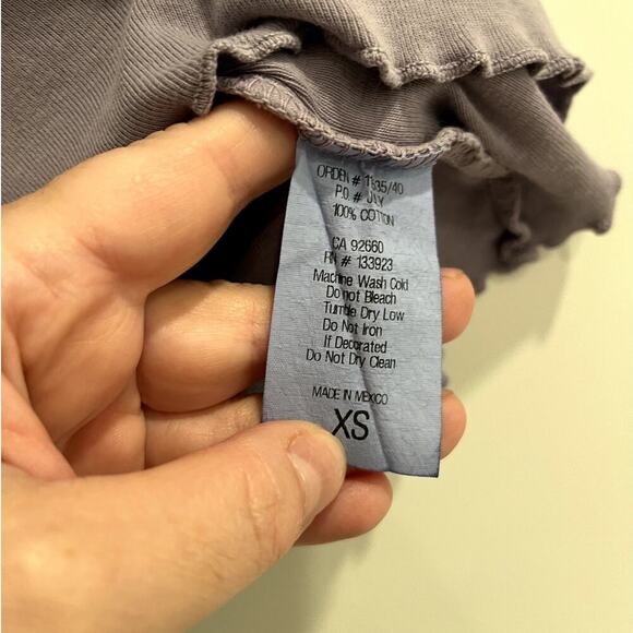 PacSun Size XS / S Purple Daisy Crop Top and Sweatpants *Minor Flaw* - Picture 5 of 10